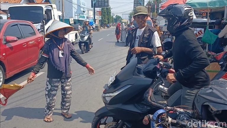 Pahlawan Brebes Bermodal Rp 100 Ribu