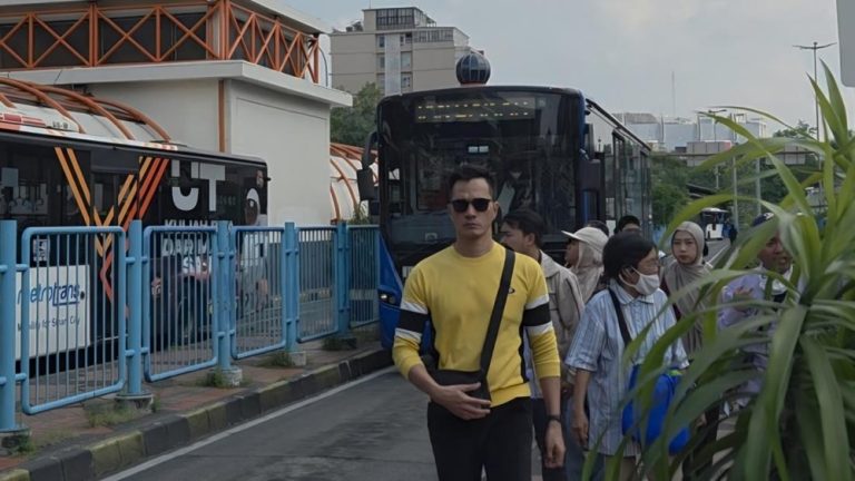 Tarif Transjabodetabek Mengguncang Anggaran Warga Tarif Transjabodetabek Mengguncang Anggaran Warga