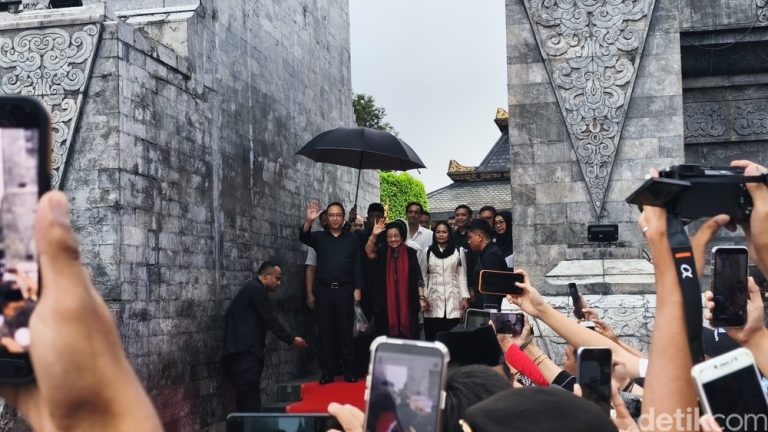 Doa Megawati Terungkap di Makam Bung Karno