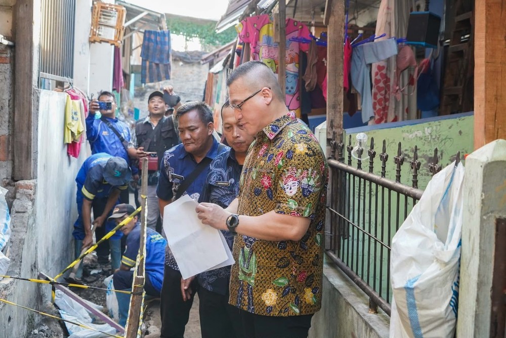 Anggota Dewan Ini Bikin Haru Saat Tinjau Proyek