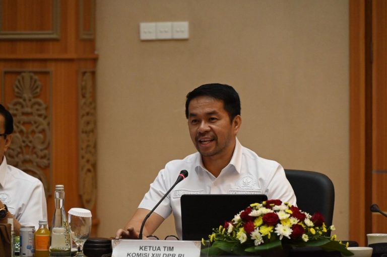 Kualitas Hukum Daerah Penentu Masa Depan Nasional