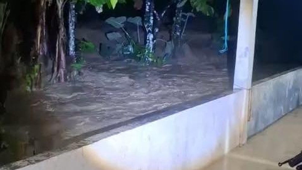 Kemarau Ekstrem Tapi Banjir Melanda