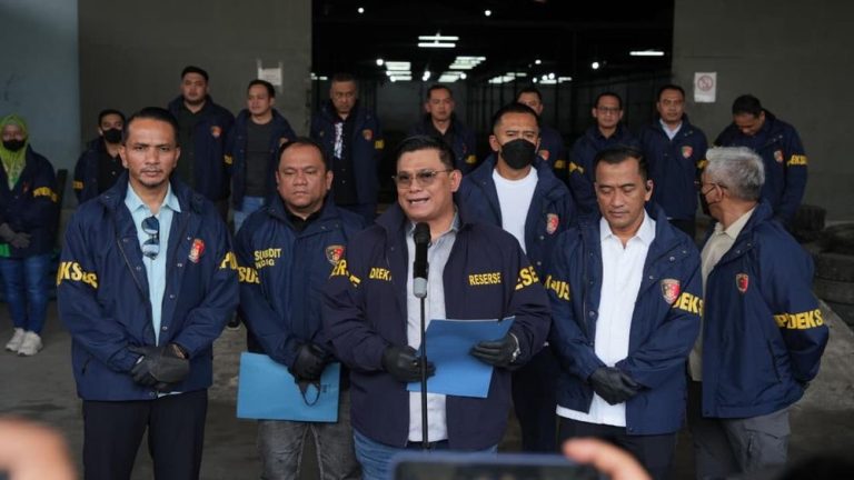Skandal Sianida Ratusan Miliar Terkuak Skandal Sianida Ratusan Miliar Terkuak