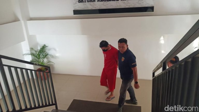 Kisah Cinta Terlarang Berujung Tragis di Kereta