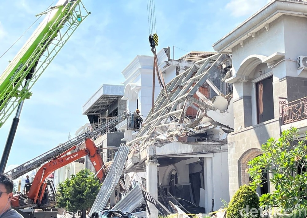 Operasi Besar Cari Korban Ledakan Medan
