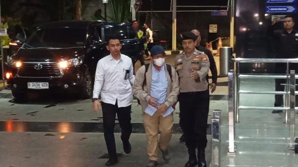 Malam Kelabu Bupati Lombok Barat Tiba di KPK