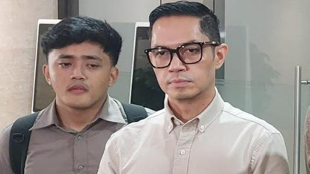 Dude Harlino Balikin Uang Fantastis