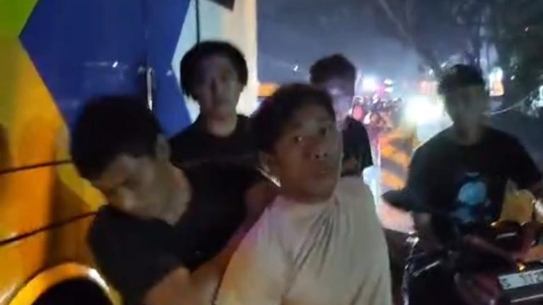 Sampang Geger Pelaku Rudapaksa Terjaring di Bus Sampang Geger Pelaku Rudapaksa Terjaring di Bus