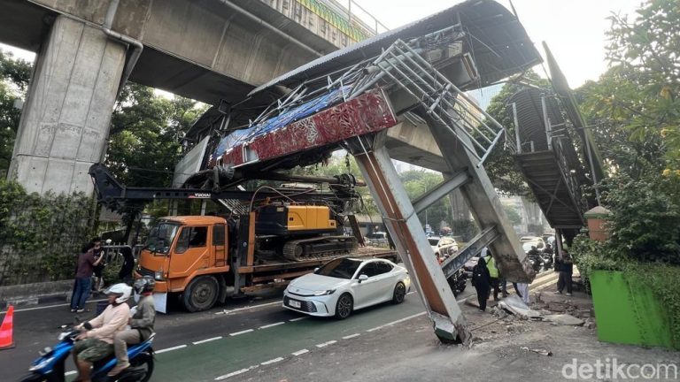 Terungkap Nasib JPO Tendean Usai Ditabrak Truk