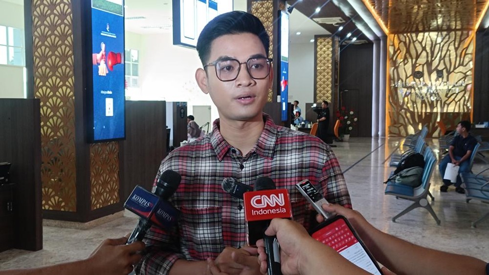 Cuma 15 Menit Paspor Langsung Jadi
