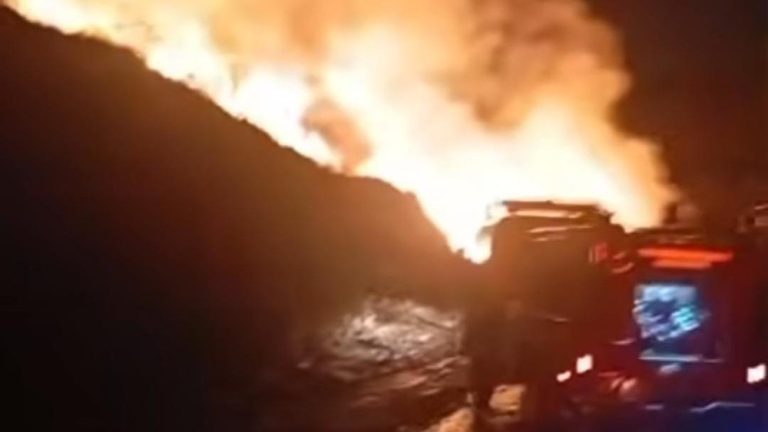 Depok Mencekam TPA Cipayung Terbakar Depok Mencekam TPA Cipayung Terbakar