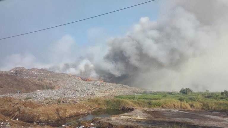 Tangerang Darurat Api Jatiwaringin Belum Padam