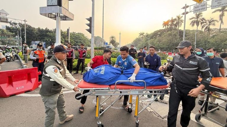 Nasib Nahas Driver Ojol Patung Kuda