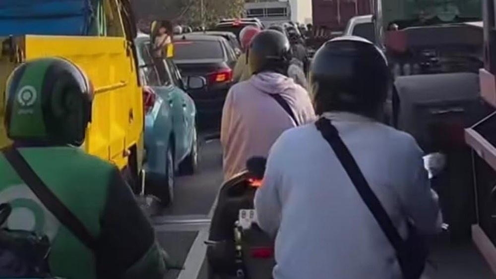 Ada Apa di Flyover Rawa Buaya Pagi Ini