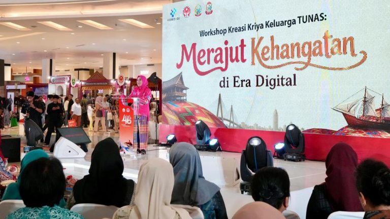 Anak Aman Digital Bukan Hanya Tugas Orang Tua