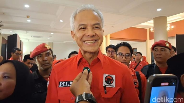 Hati Sama Tak Berarti Gabung PDIP Buka Suara Hati Sama Tak Berarti Gabung PDIP Buka Suara