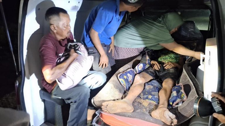Pria Siak Nyaris Tewas Saat Buang Air Besar Pria Siak Nyaris Tewas Saat Buang Air Besar