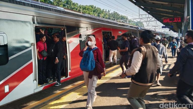 Stasiun Pasar Minggu Heboh Suara Game