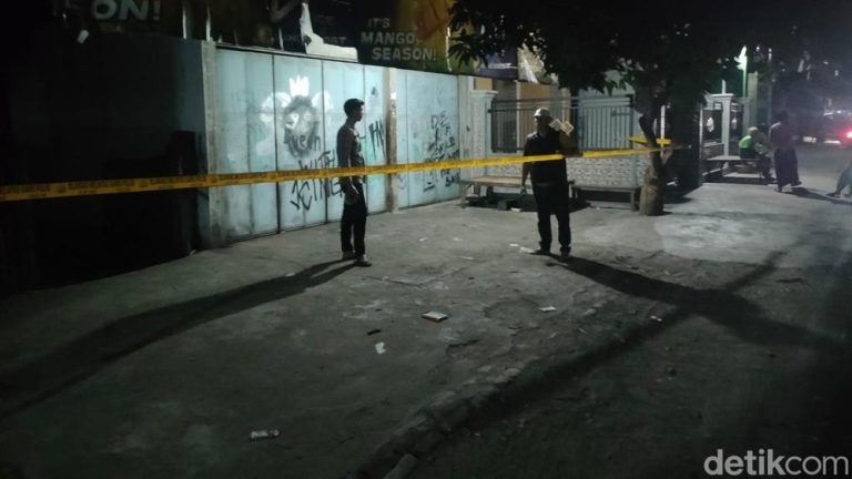 Sampang Geger Duel Berdarah Kakek 60 Tahun Sampang Geger Duel Berdarah Kakek 60 Tahun