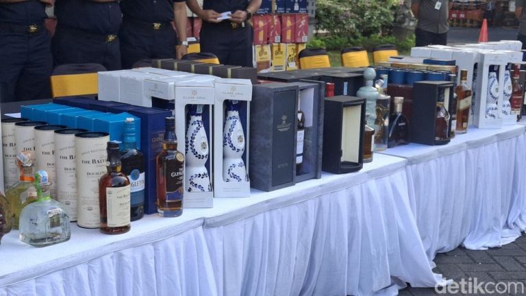 Puluhan Ribu Botol Miras Palsu Gegerkan Bali Puluhan Ribu Botol Miras Palsu Gegerkan Bali
