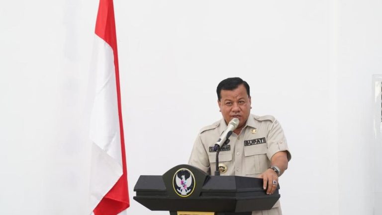 Bupati Kuansing Menyerah Langsung Diperiksa KPK