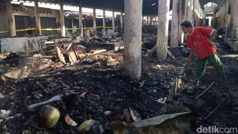 Pasar Klaten Dilalap Api Uang Puluhan Juta Ikut Hangus