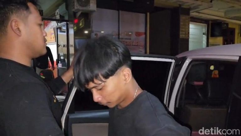 Celana Jin Saksi Bisu Pembunuhan Kekasih