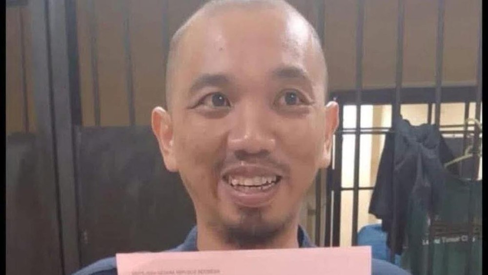 Pria Ini Senyum Setelah Istri Tewas