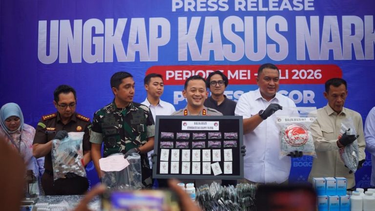 Bogor Geger Jutaan Pil Haram Disita Bogor Geger Jutaan Pil Haram Disita