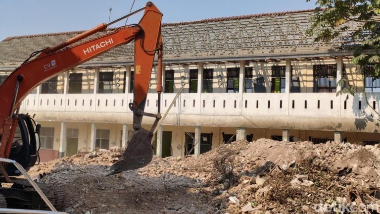 Geger Pembongkaran SDN Pocin 1 Depok