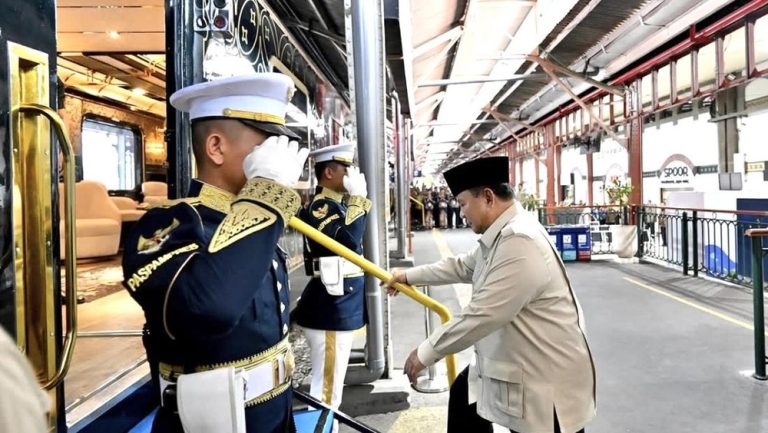 Intip Mewahnya Kereta Wisata Prabowo