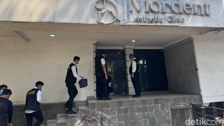 Misteri Pria Berbusa di Depan Klinik Mordent
