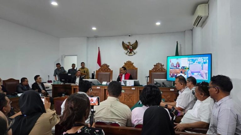 Roy Suryo Menang Sebagian Hakim Putuskan Begini