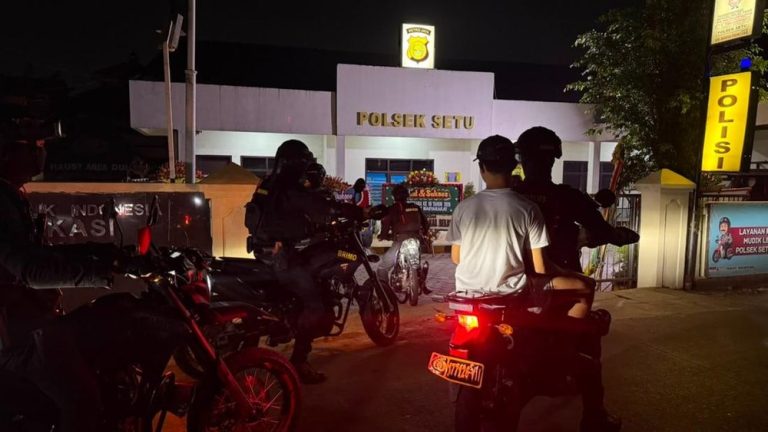 Bekasi Dini Hari Dua Remaja Terjaring Razia