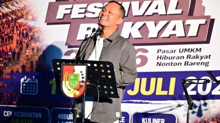 Wali Kota Pekanbaru Bocorkan Calon Finalis Piala Dunia Wali Kota Pekanbaru Bocorkan Calon Finalis Piala Dunia