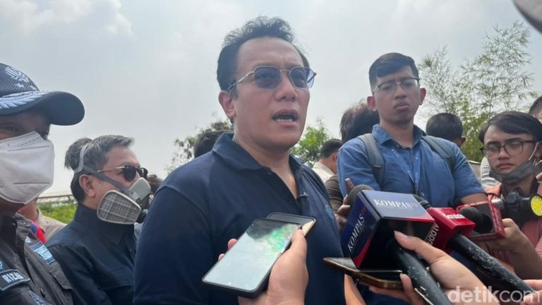 Wamen LH Murka Bahaya TPA Jatiwaringin Dianggap Hiburan
