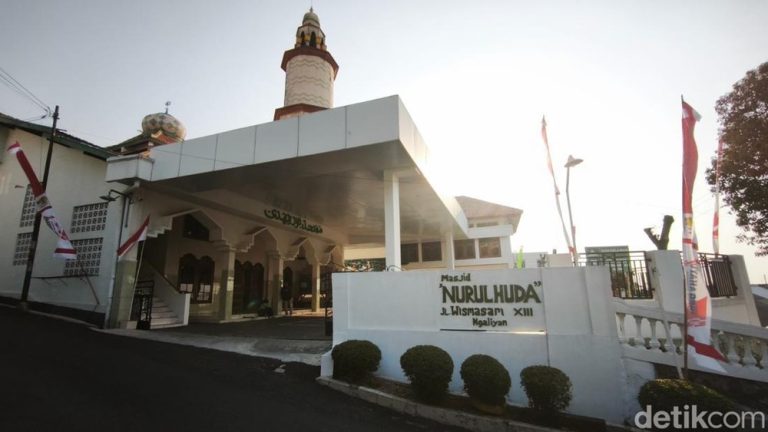 Momen Menyentuh Kakek Djumari Berpulang di Masjid