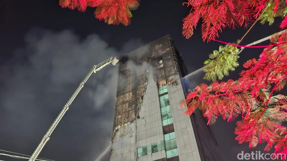 Misteri Asal Api Gedung Bapenda DKI Petugas Sisir Tiap Lantai