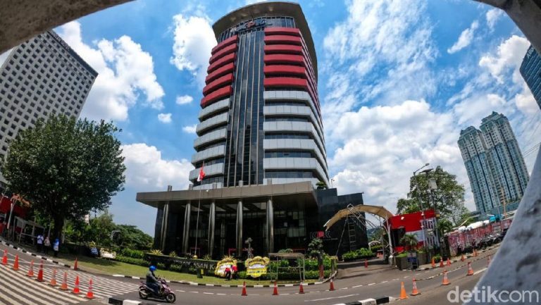KPK Sasar BPK Proyek Kereta Maut KPK Sasar BPK Proyek Kereta Maut