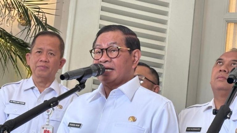 Gubernur DKI Siap Bongkar Pagar Mal Jakarta