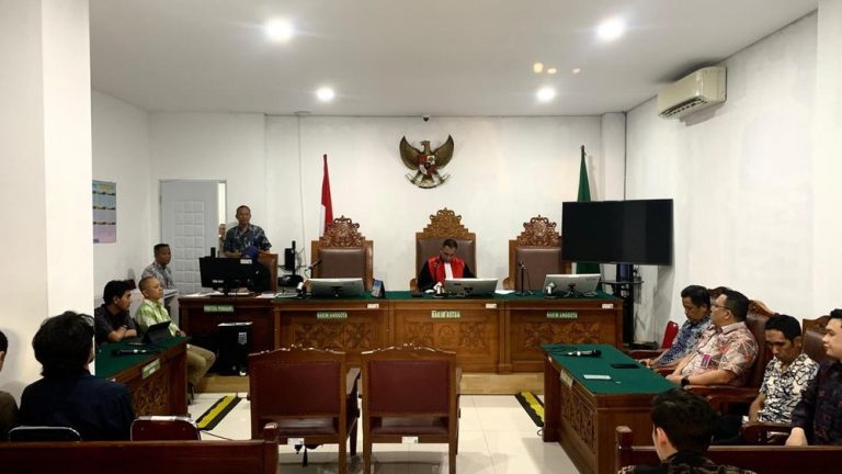 Febrie Adriansyah tak bisa mengelak