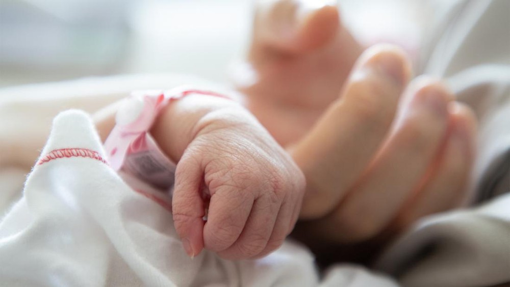 Ayah Kandung Aniaya Bayi 3 Bulan Hingga Masuk ICU