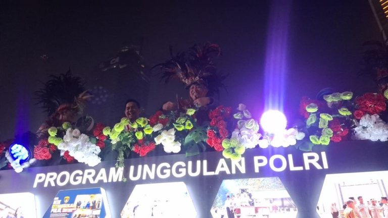 Malam Merdeka Heboh Kapolri Berbagi Kejutan