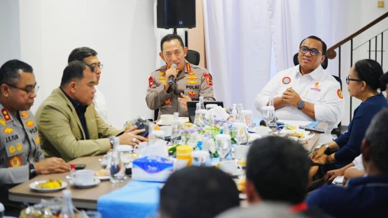 Misteri Dialog Kapolri Buruh Terkuak Misteri Dialog Kapolri Buruh Terkuak