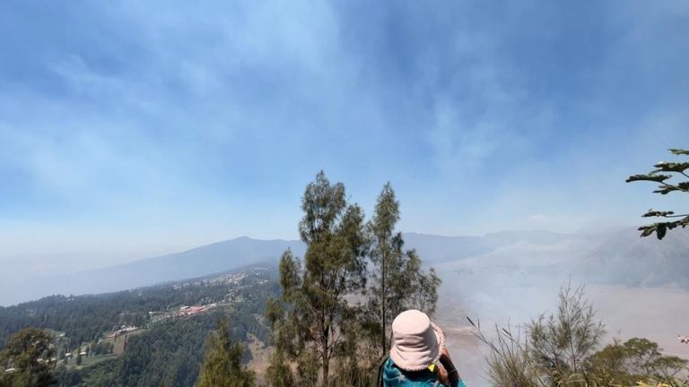 Bromo Membara Jembatan Kaca Ditutup Bromo Membara Jembatan Kaca Ditutup