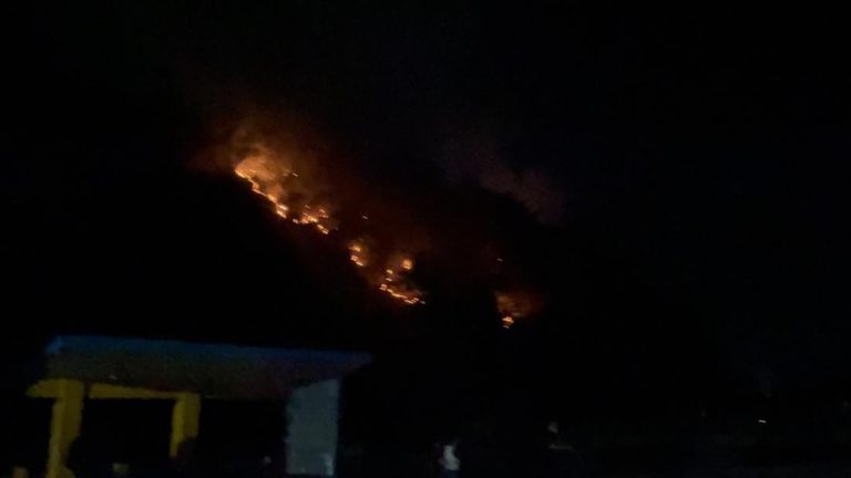 Gunung Picung Membara Warga Curiga Ulah Pembakar Sampah