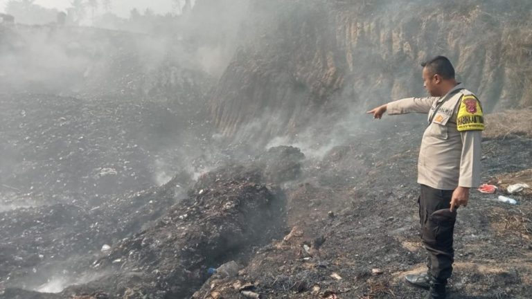 Rahasia di Balik Api TPA Waringinkurung Rahasia di Balik Api TPA Waringinkurung