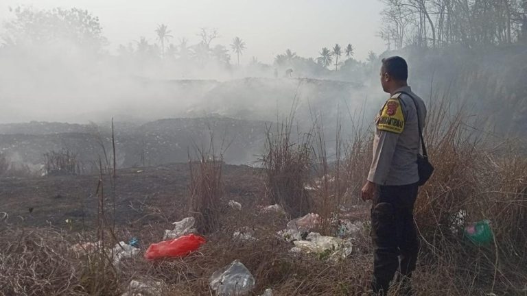 TPA Serang Ditutup Tapi Masih Terbakar TPA Serang Ditutup Tapi Masih Terbakar