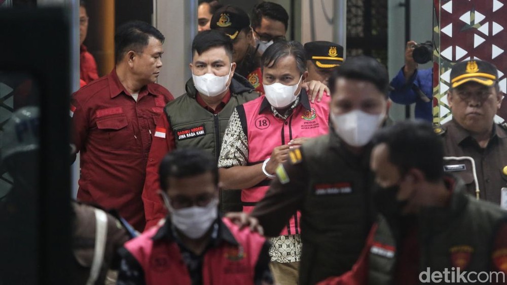 Terbongkar Modus Licik Pajak Dua Pejabat Ditahan