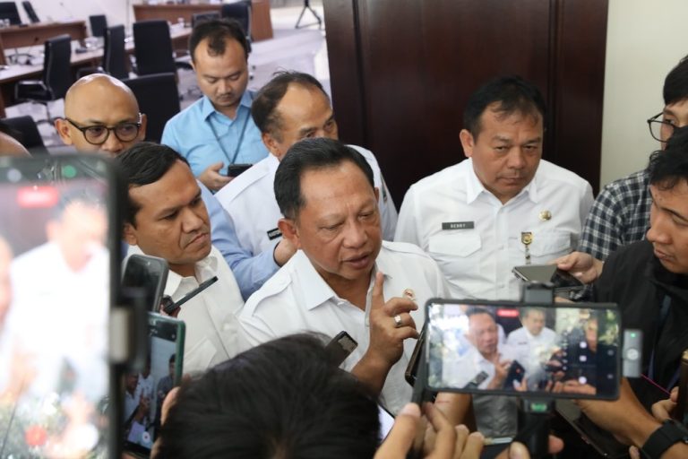 Mendagri Ungkap Tiga Jurus Gaji Pegawai Daerah Terjamin